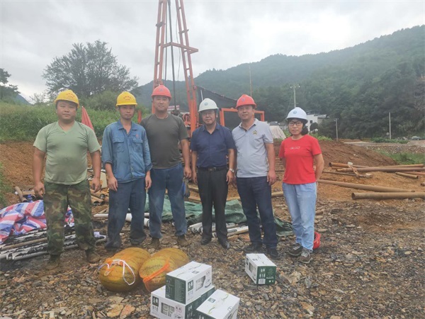 8月12日，黟縣中交路建池黃鐵路利源中橋工程補勘項目工地.jpg